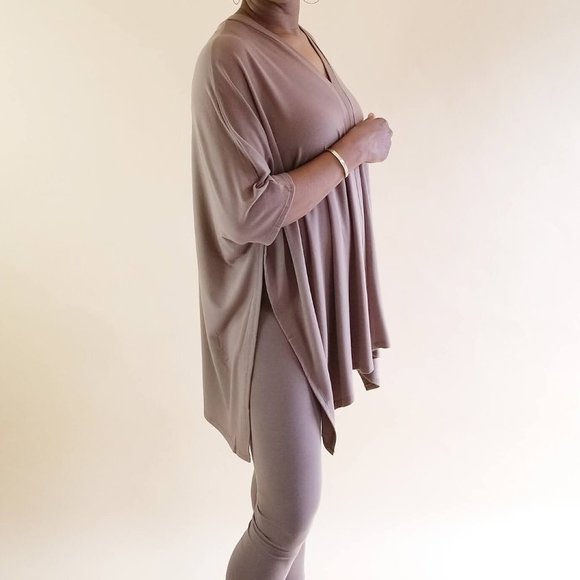 Double V Tunic Legging Set Mocha Frappe - Picture 3 of 4